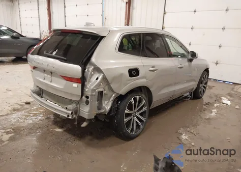 2023 Volvo Xc60 Recharge Plug-In Hybrid T8 Ultimate Bright Theme z USA, uszkodzony, nr VIN YV4H60DA7P1331776